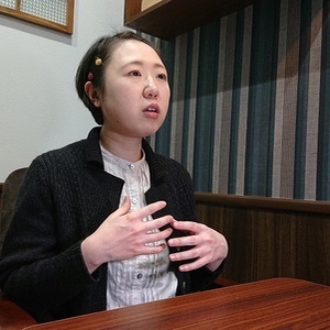 女性