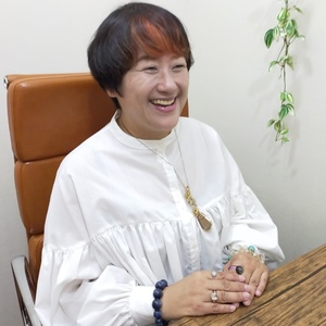 女性